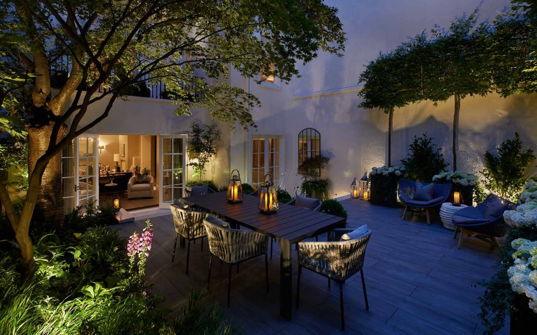 garden lighting shadow